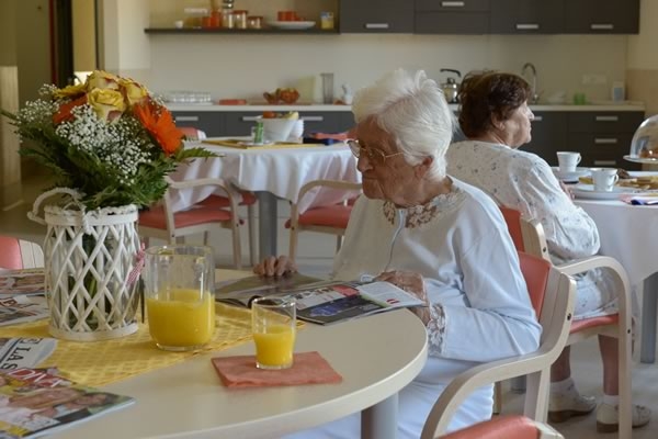 Gli ambienti comuni della nostra casa di riposo sono accoglienti e piacevoli