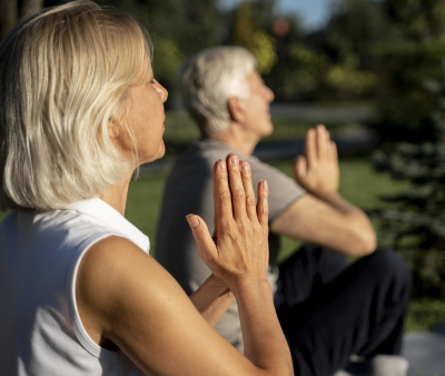 Yoga per anziani: tutti i benefici